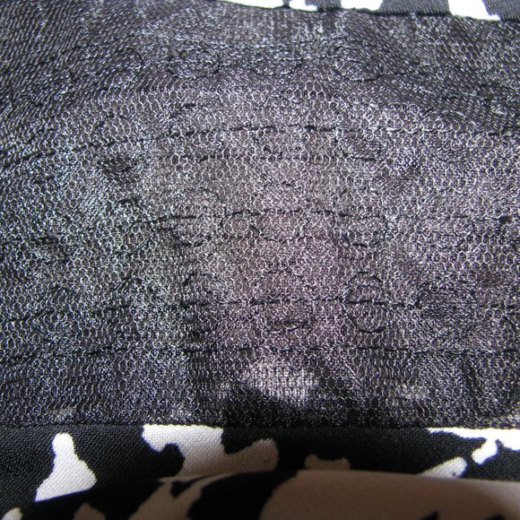 Three Women's Summer Tops 2 Tank Tops 1 T-Shirt Abstract Prints Black White - Picture 11 of 16